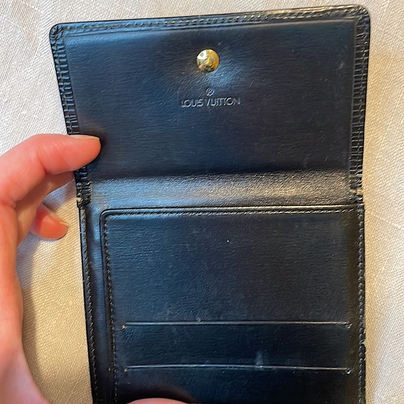 Louis Vuitton Epi Bifold - Unisex - Picture 3 of 9